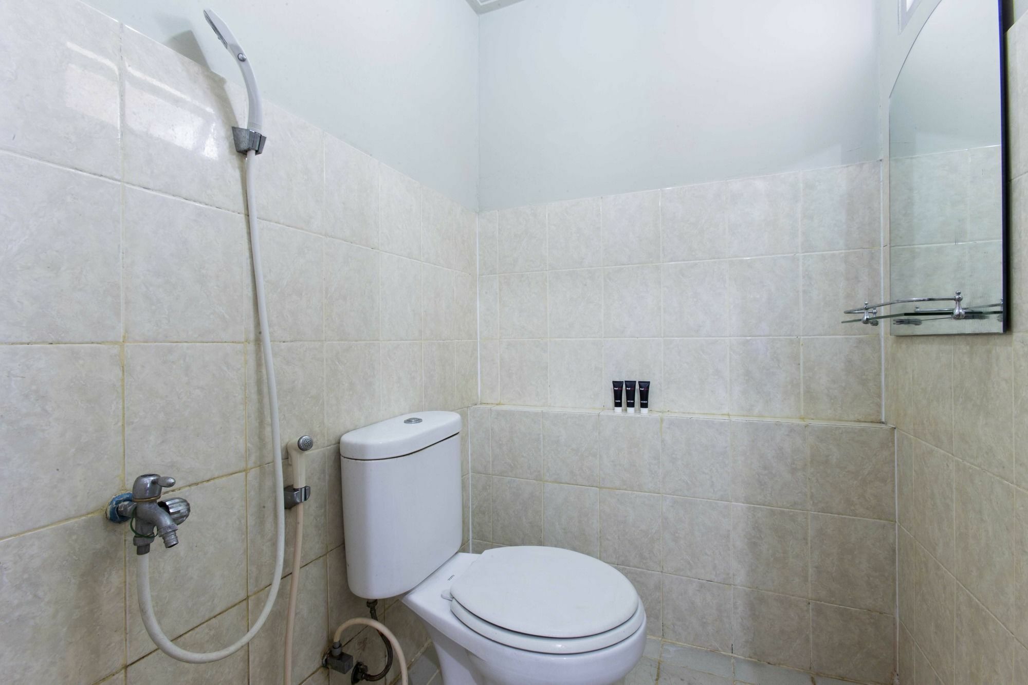 Apartemen Reddoorz @ Pegangsaan Kelapa Gading Jakarta